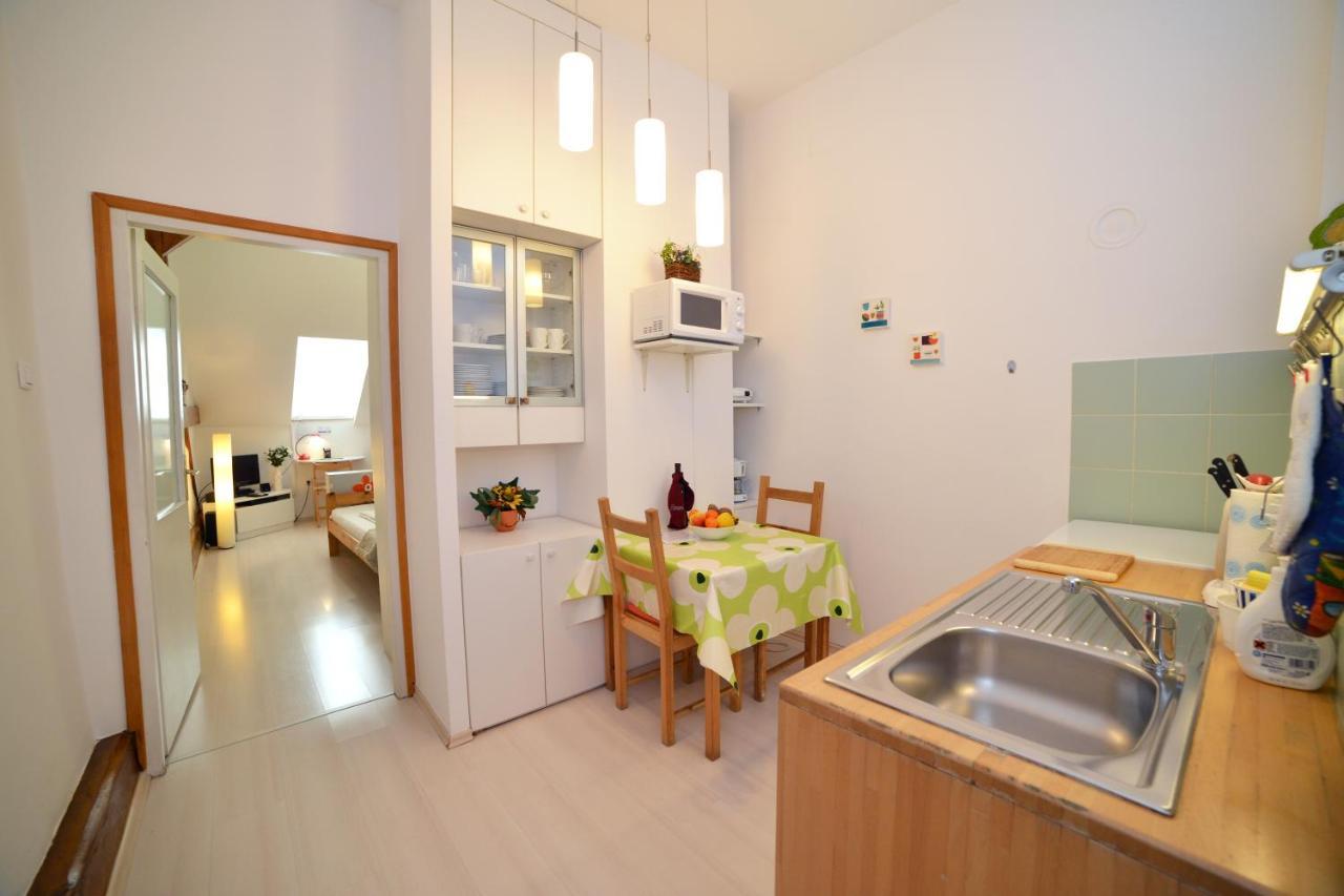 Studio Apartment White Zagreb Extérieur photo