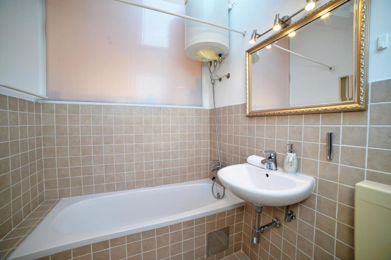 Studio Apartment White Zagreb Extérieur photo