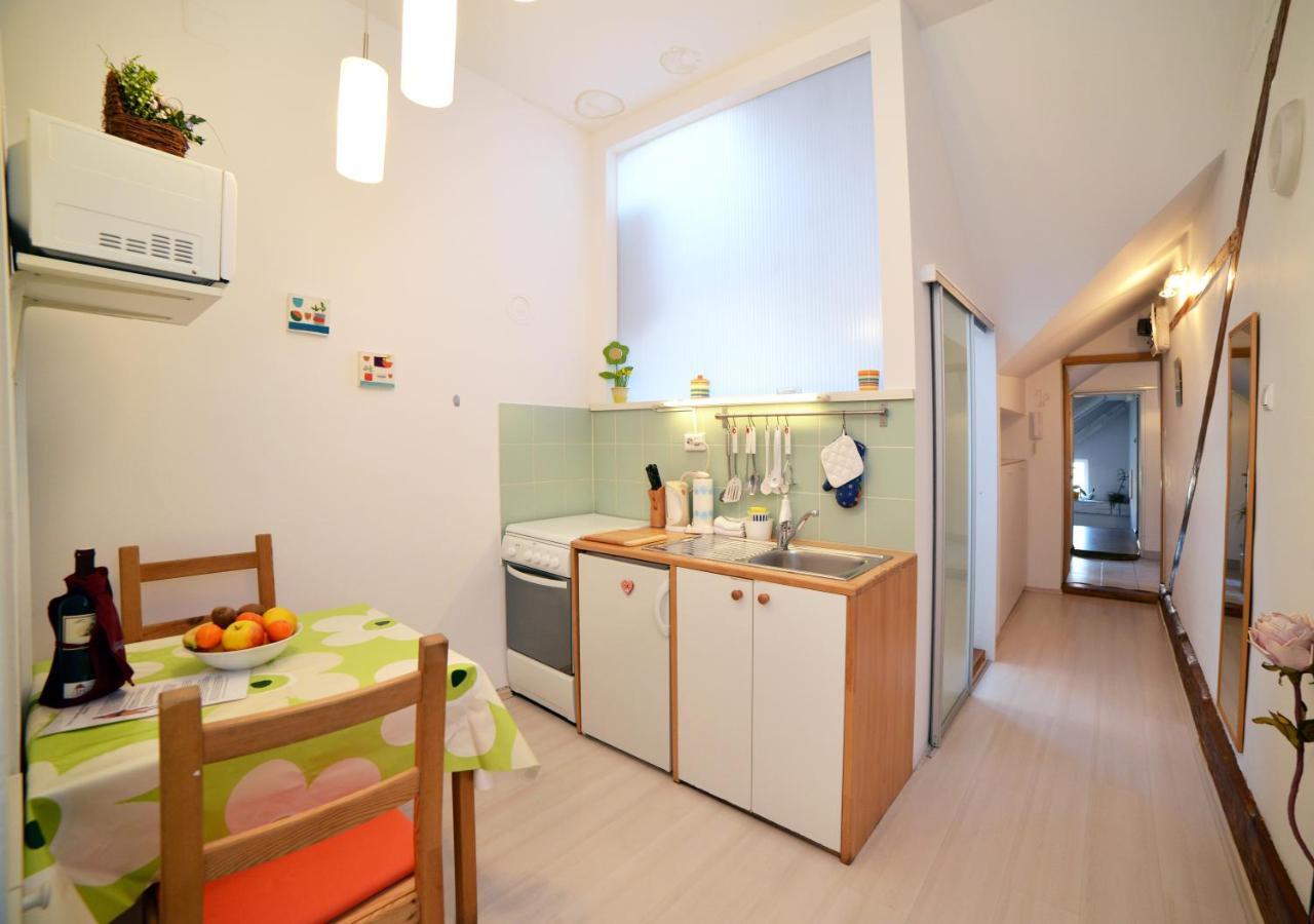 Studio Apartment White Zagreb Extérieur photo